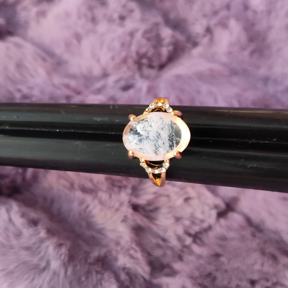Gorgeous clear quartz rhinestone stone ring size 7.5 - Picture 4 of 4